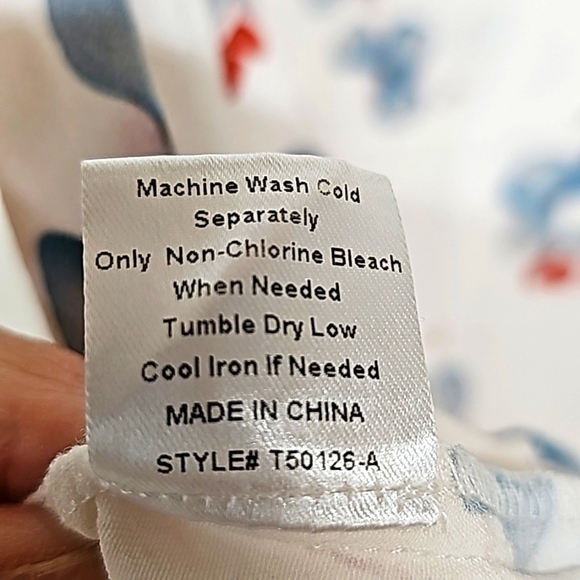 Q & A watercolor floral keyhole neck blouse - Picture 7 of 7